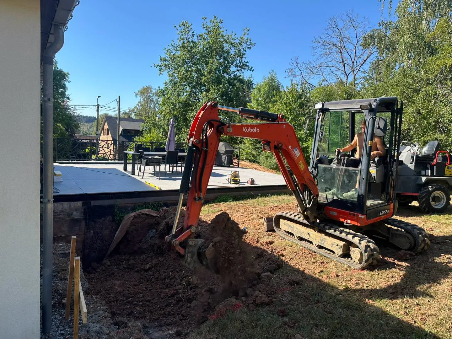 Travaux de terrassement pour la construction d’une piscine JC PISCINES