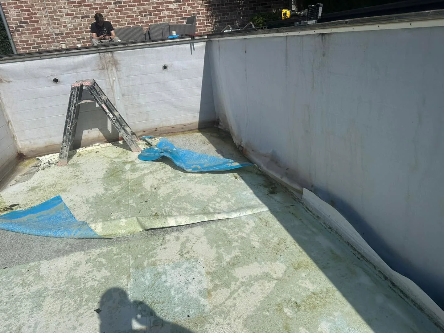 Structure intérieure d’une ancienne piscine après dépose des finitions