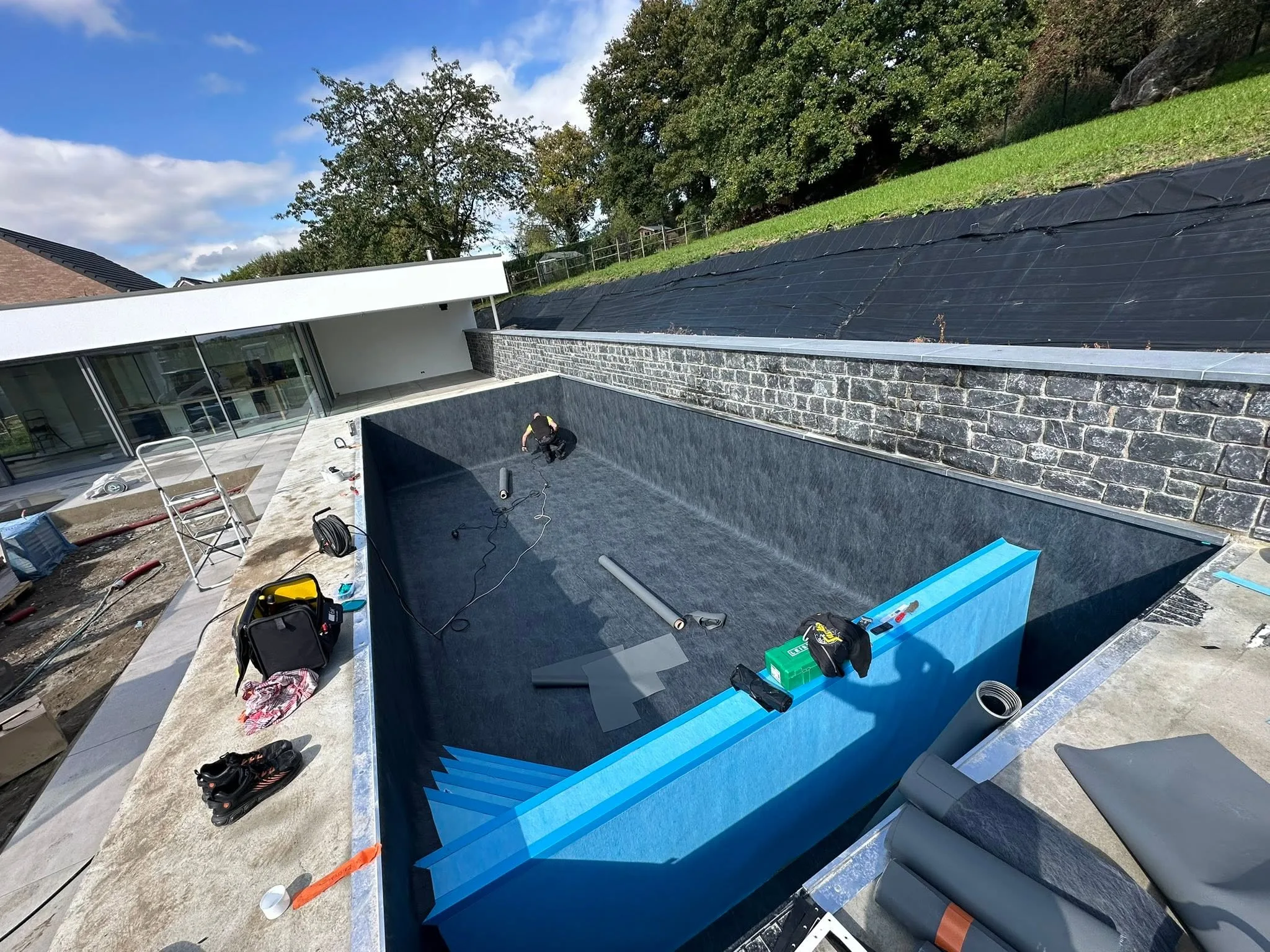 Rénovation du revêtement intérieur d’une piscine JC PISCINES