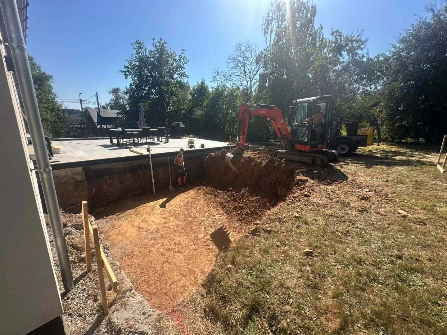 Terrassement d’une piscine enterrée — chantier JC PISCINES